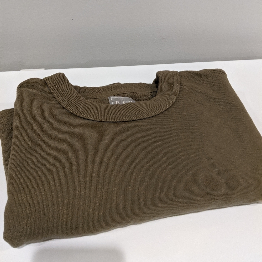 NEW GAP sweatshirt olive green, small, short sleeve